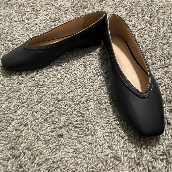 LOFT Black Women's Flats - Picture 2 of 5